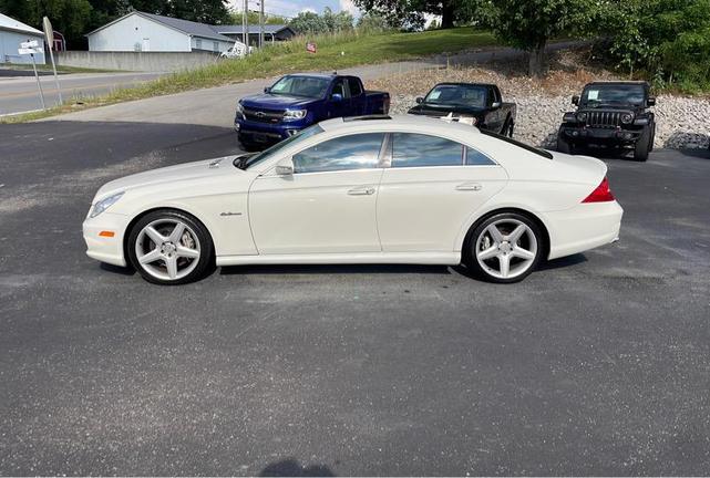 Photo of 2007 White Mercedes-Benz CLS-Class