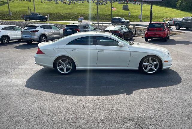 Photo of 2007 White Mercedes-Benz CLS-Class