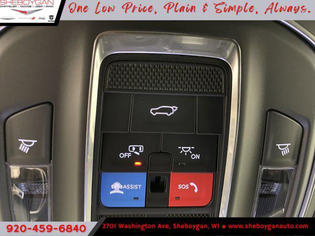 Photo of 2025 Silver Zynith Jeep Grand Cherokee