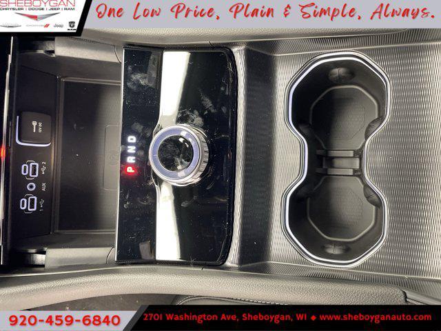 Photo of 2025 Silver Zynith Jeep Grand Cherokee