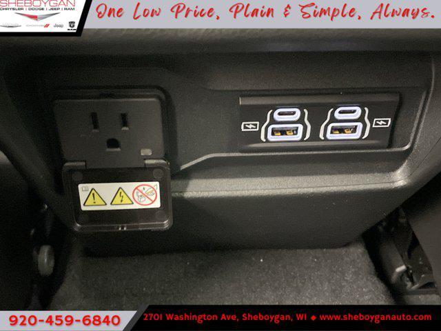 Photo of 2025 Silver Zynith Jeep Grand Cherokee