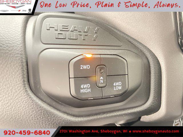 Photo of 2025 Diamond Black Crystal Pearlcoat RAM 2500