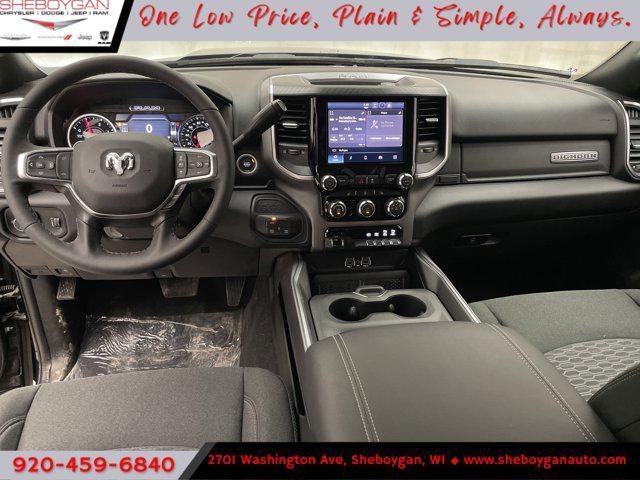 Photo of 2025 Diamond Black Crystal Pearlcoat RAM 2500