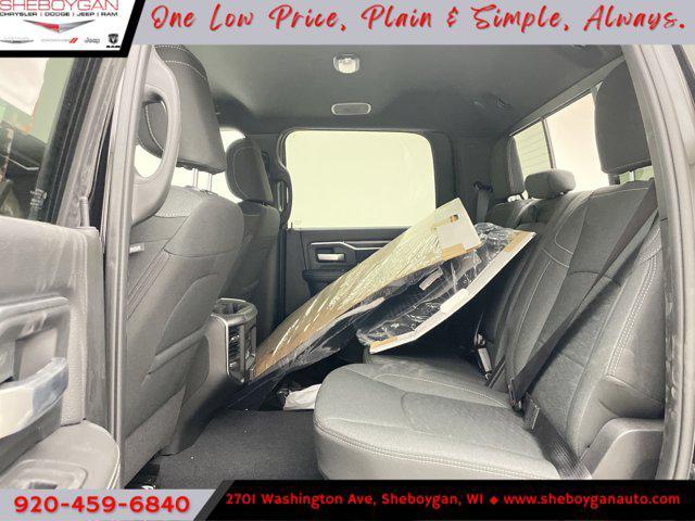 Photo of 2025 Diamond Black Crystal Pearlcoat RAM 2500