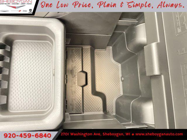 Photo of 2025 Diamond Black Crystal Pearlcoat RAM 2500