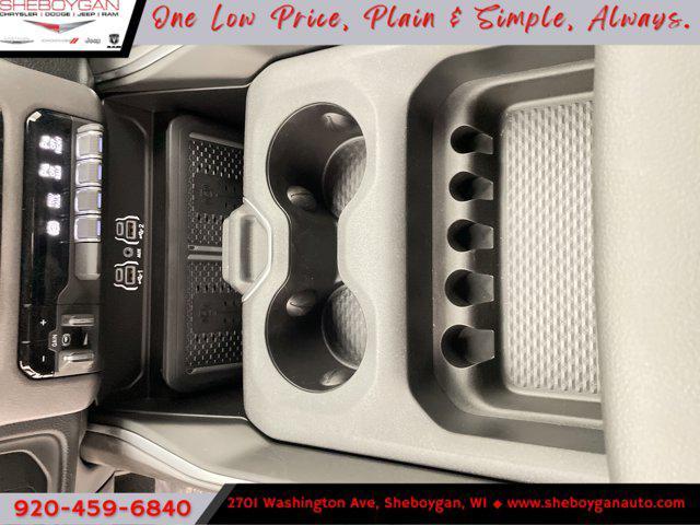 Photo of 2025 Diamond Black Crystal Pearlcoat RAM 2500