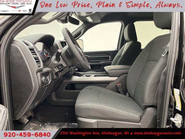 Photo of 2025 Diamond Black Crystal Pearlcoat RAM 2500