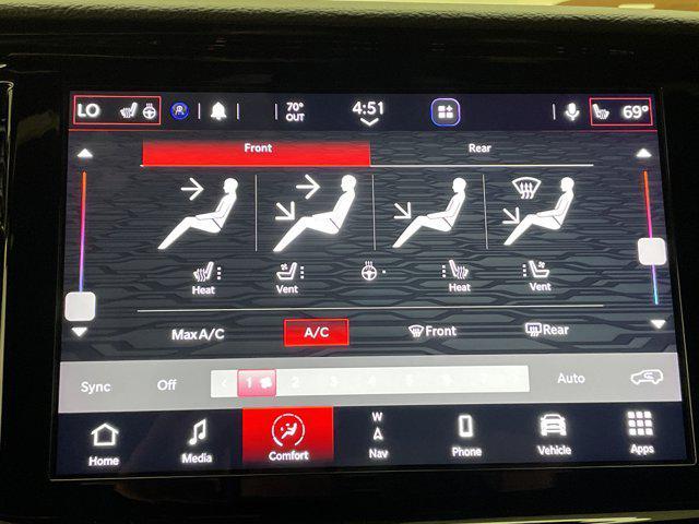 Photo of 2022 White Knuckle Clearcoat Dodge Durango