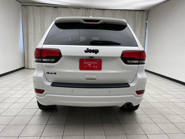 Photo of 2019 Bright White Clearcoat Jeep Grand Cherokee