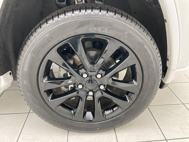 Photo of 2019 Bright White Clearcoat Jeep Grand Cherokee