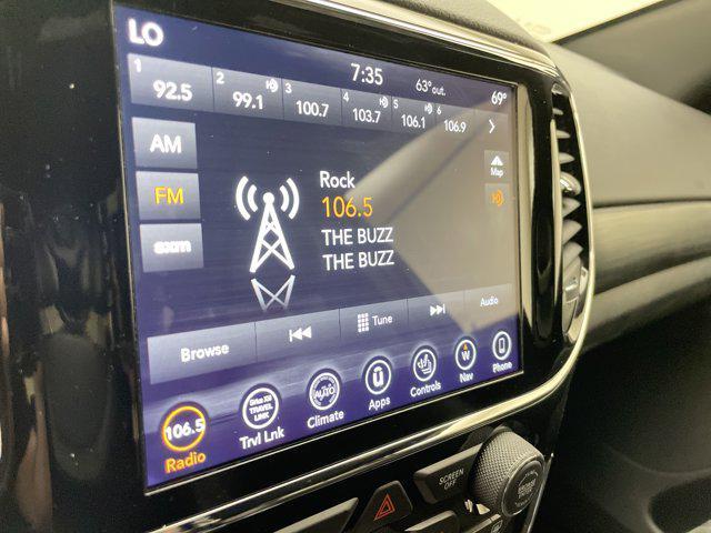 Photo of 2019 Bright White Clearcoat Jeep Grand Cherokee
