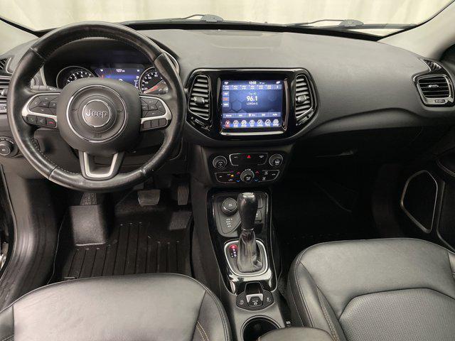 Photo of 2018 Diamond Black Crystal Pearlcoat Jeep Compass