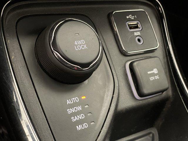 Photo of 2018 Diamond Black Crystal Pearlcoat Jeep Compass
