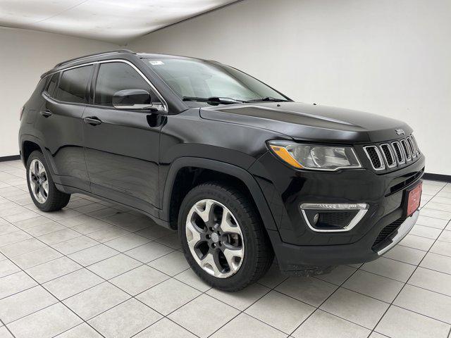 Photo of 2018 Diamond Black Crystal Pearlcoat Jeep Compass