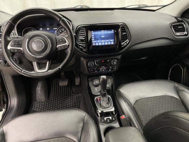 Photo of 2018 Diamond Black Crystal Pearlcoat Jeep Compass