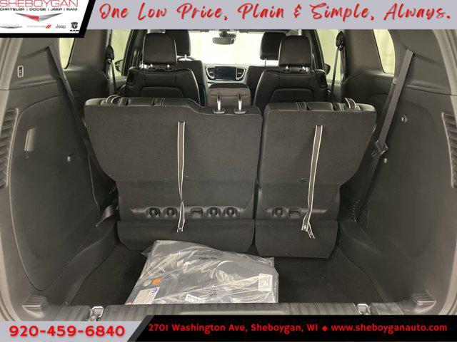 Photo of 2025 Ceramic Gray Clearcoat Chrysler Pacifica