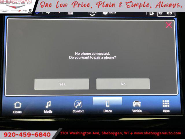 Photo of 2025 Ceramic Gray Clearcoat Chrysler Pacifica