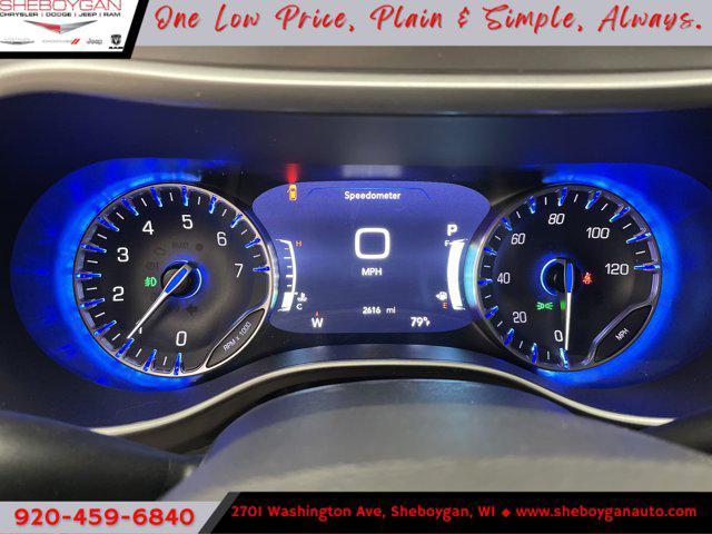 Photo of 2025 Ceramic Gray Clearcoat Chrysler Pacifica