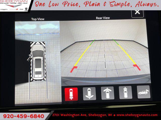 Photo of 2025 Ceramic Gray Clearcoat Chrysler Pacifica