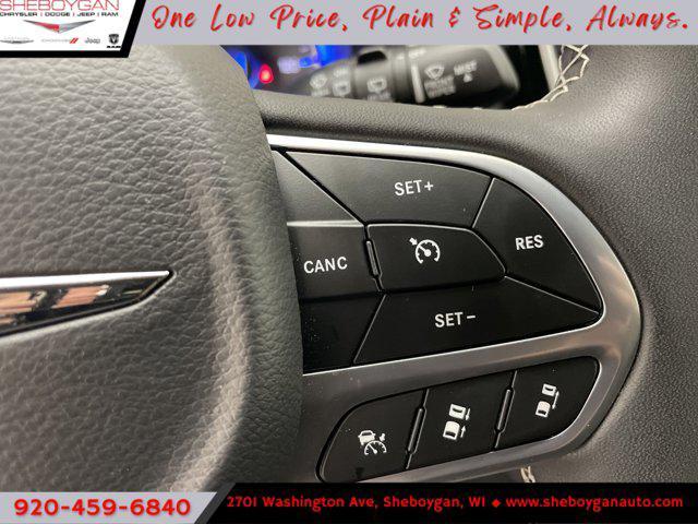 Photo of 2025 Ceramic Gray Clearcoat Chrysler Pacifica