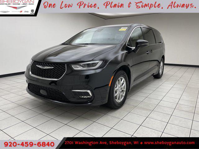 Photo of 2025 Diamond Black Crystal Pearlcoat Chrysler Pacifica