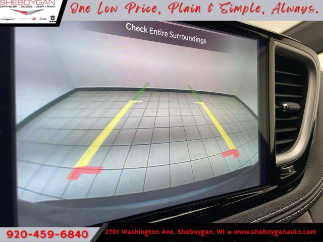 Photo of 2025 Diamond Black Crystal Pearlcoat Chrysler Pacifica