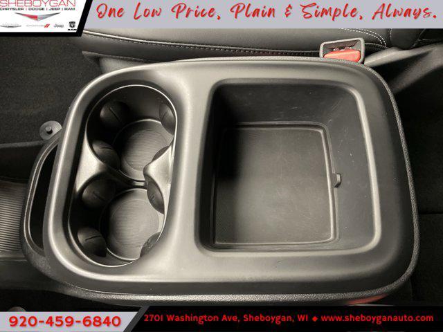Photo of 2025 Diamond Black Crystal Pearlcoat Chrysler Pacifica