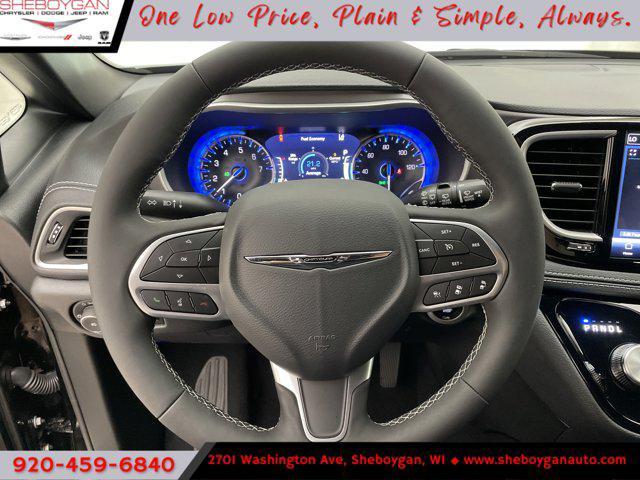 Photo of 2025 Diamond Black Crystal Pearlcoat Chrysler Pacifica