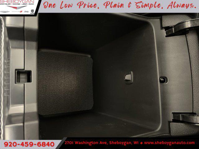 Photo of 2025 BRIGHT WHITE CLEAR Jeep Grand Cherokee L
