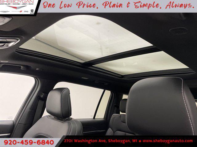 Photo of 2025 BRIGHT WHITE CLEAR Jeep Grand Cherokee L