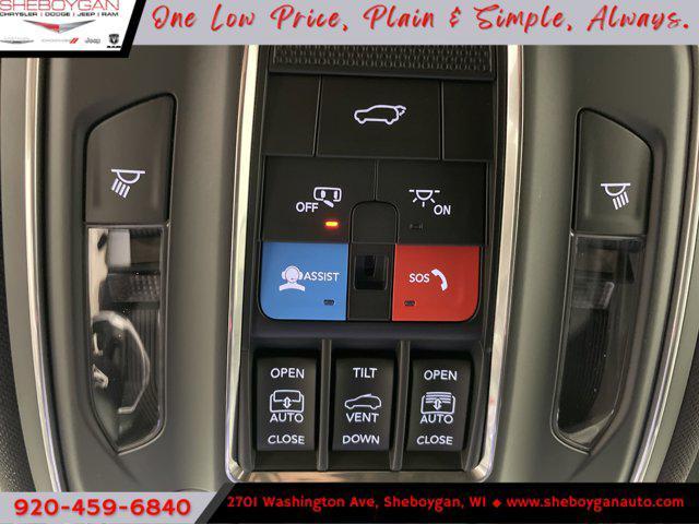 Photo of 2025 BRIGHT WHITE CLEAR Jeep Grand Cherokee L
