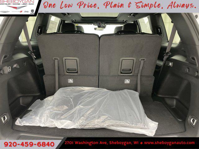 Photo of 2025 BRIGHT WHITE CLEAR Jeep Grand Cherokee L