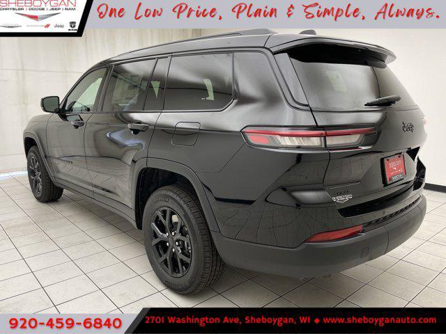Photo of 2025 Diamond Black Crystal Pearlcoat Jeep Grand Cherokee L