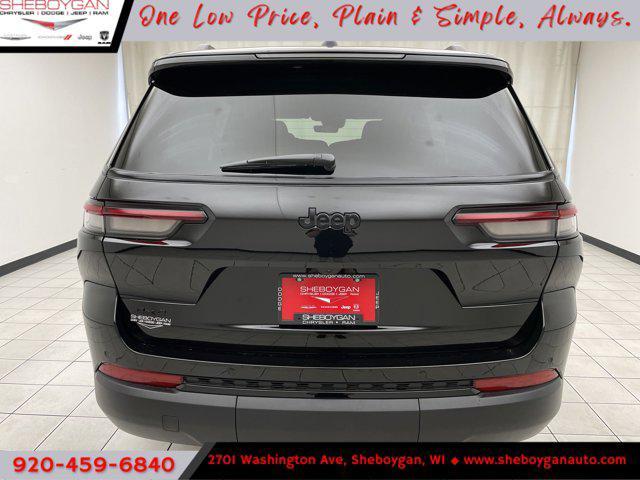Photo of 2025 Diamond Black Crystal Pearlcoat Jeep Grand Cherokee L