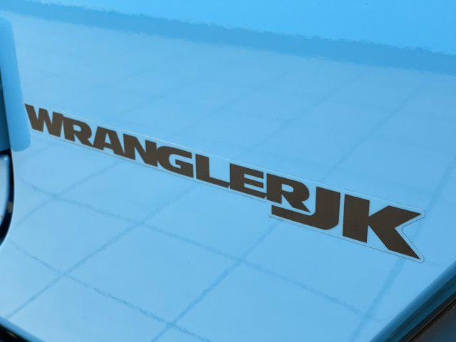 Photo of 2018 Chief Clearcoat Jeep Wrangler JK