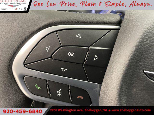 Photo of 2025 Diamond Black Crystal Pearlcoat Chrysler Pacifica