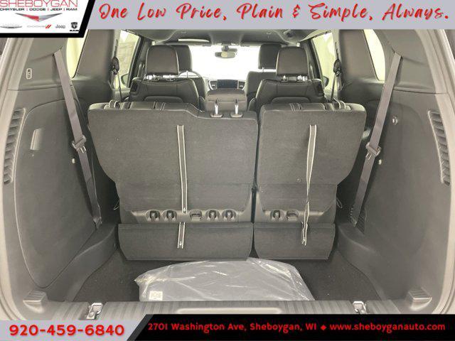 Photo of 2025 Diamond Black Crystal Pearlcoat Chrysler Pacifica