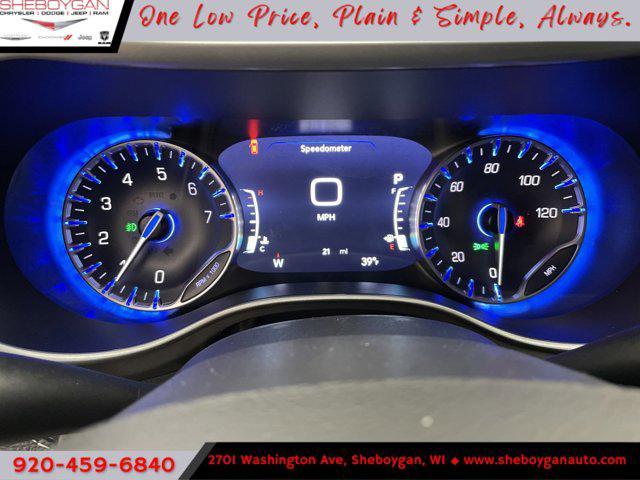Photo of 2025 Diamond Black Crystal Pearlcoat Chrysler Pacifica