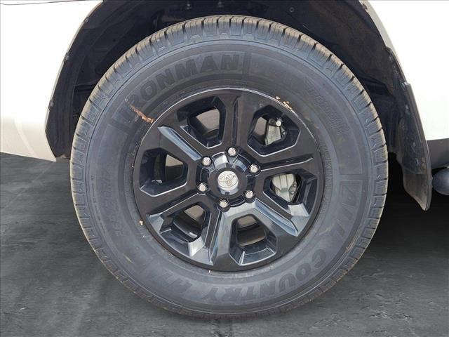 Photo of 2022 White Toyota 4Runner
