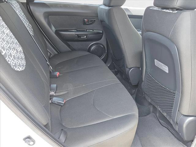Photo of 2010 Clear White Kia Soul