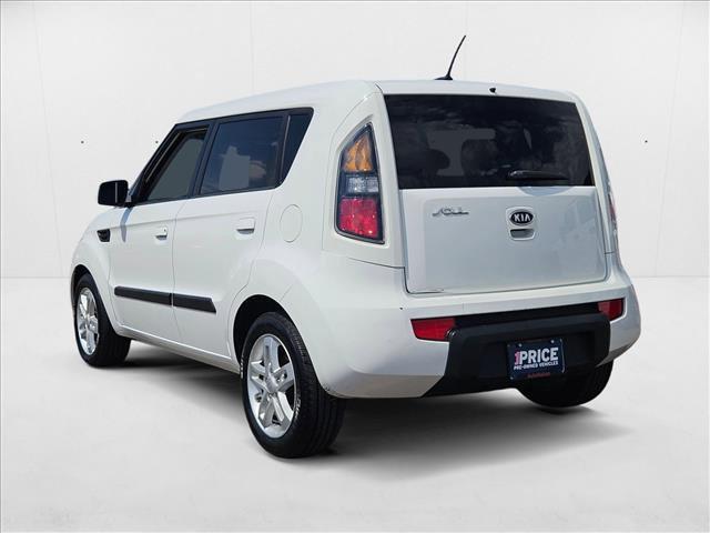 Photo of 2010 Clear White Kia Soul
