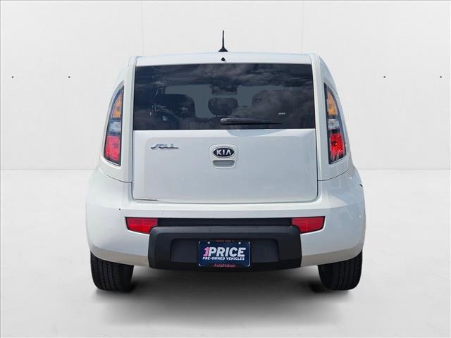 Photo of 2010 Clear White Kia Soul