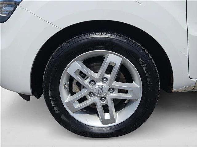 Photo of 2010 Clear White Kia Soul