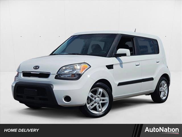 Photo of 2010 Clear White Kia Soul