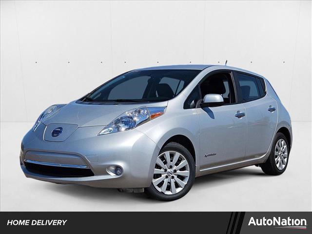Photo of 2013 Brilliant Silver Nissan Leaf