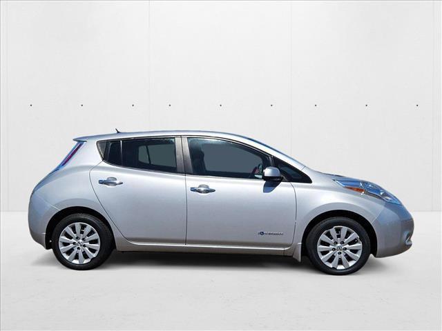 Photo of 2013 Brilliant Silver Nissan Leaf