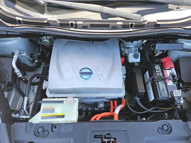 Photo of 2013 Brilliant Silver Nissan Leaf
