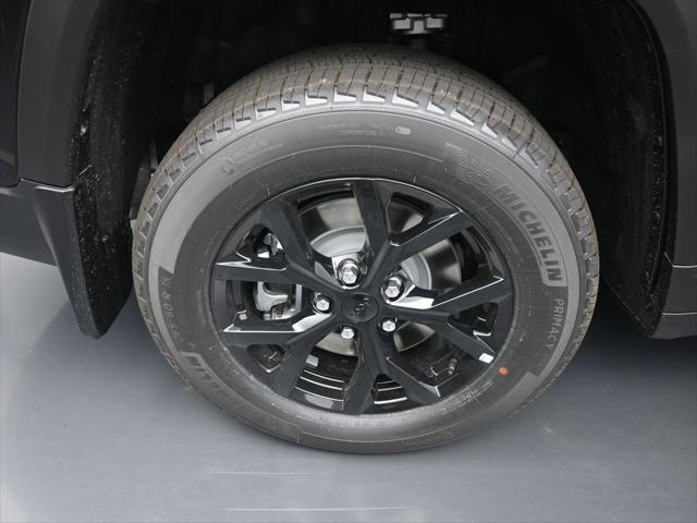 Photo of 2025 Diamond Black Crystal Pearlcoat Jeep Grand Cherokee L