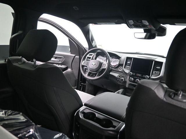 Photo of 2025 Diamond Black Crystal Pearlcoat RAM 1500