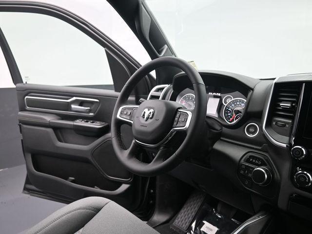 Photo of 2025 Diamond Black Crystal Pearlcoat RAM 1500